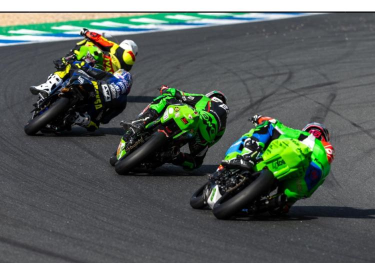 Kawasaki remporte le titre final des constructeurs WorldSSP300