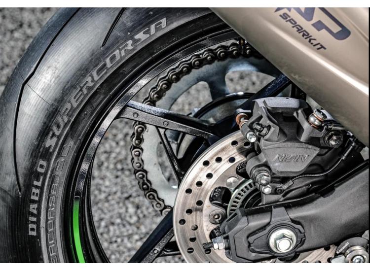 Coupe ZX-4RR : l’esprit de compétition à l’état pur